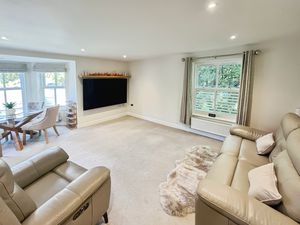 Lounge- click for photo gallery